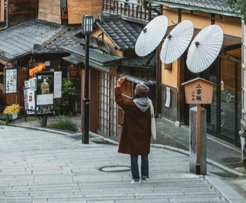 怎样申请日本出国留学？去日本留学只学日语够不够？