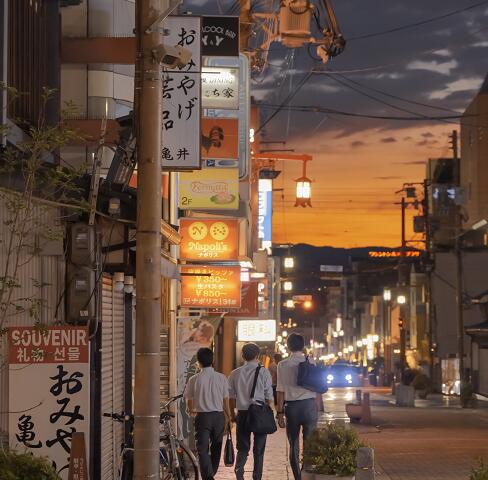 【日语亲属称谓表】日语家庭称呼大全
